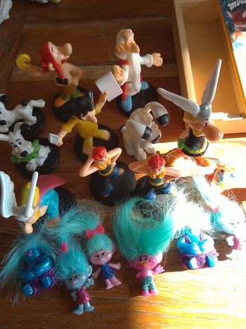 Lot de jouets McDo et autres