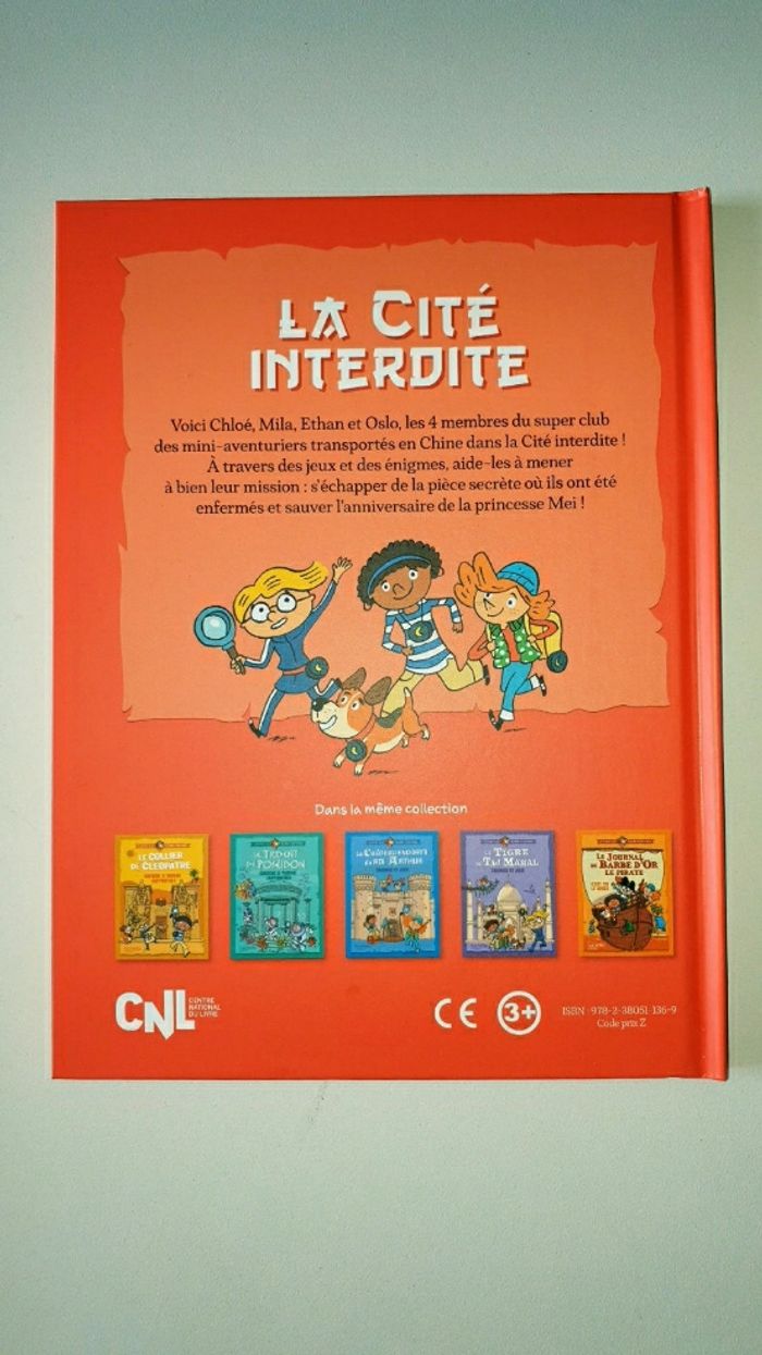 Neuf livre d activités enfant Hachette Jeunesse  jeux énigmes  La cité interdite - photo numéro 2