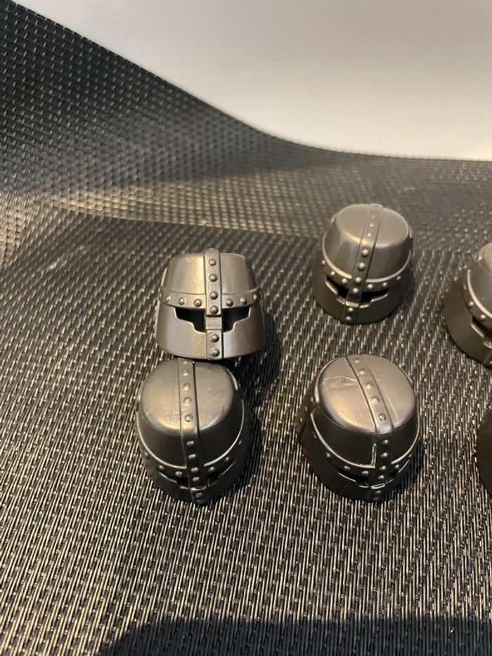 Playmobil lot 6 casques gris foncés armures chevalier 4865 4866 4868 4869 4873 4933 5240 - photo numéro 2