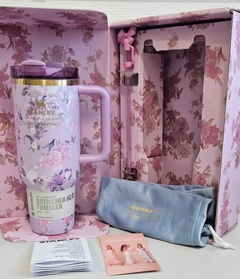 Gourde Stanley × LoveShackFancy 1,2L – Édition limitée Lavande – Neuve