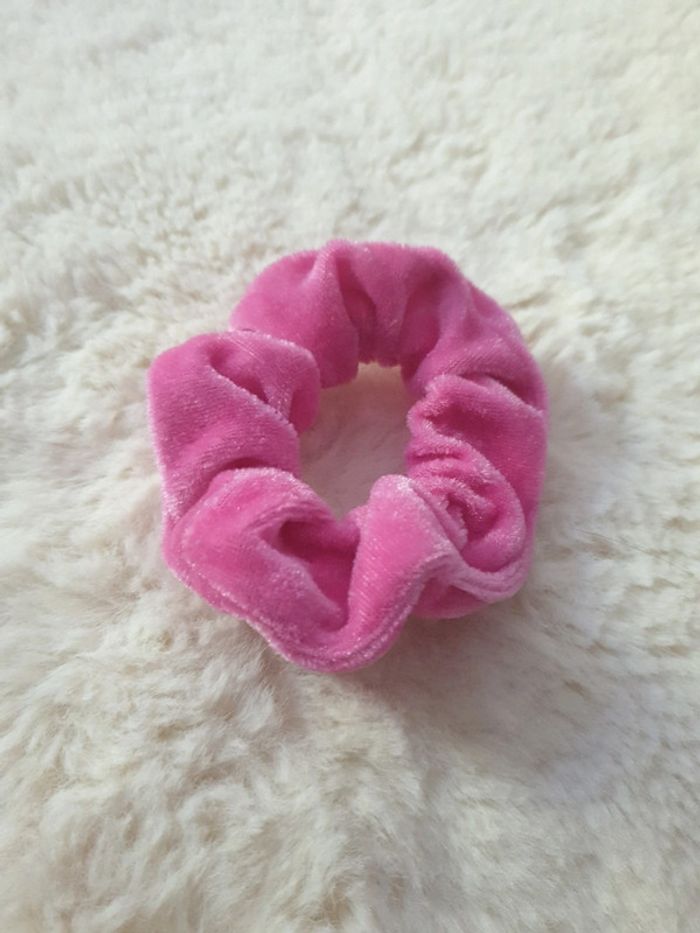 Neuf chouchou en velours rose