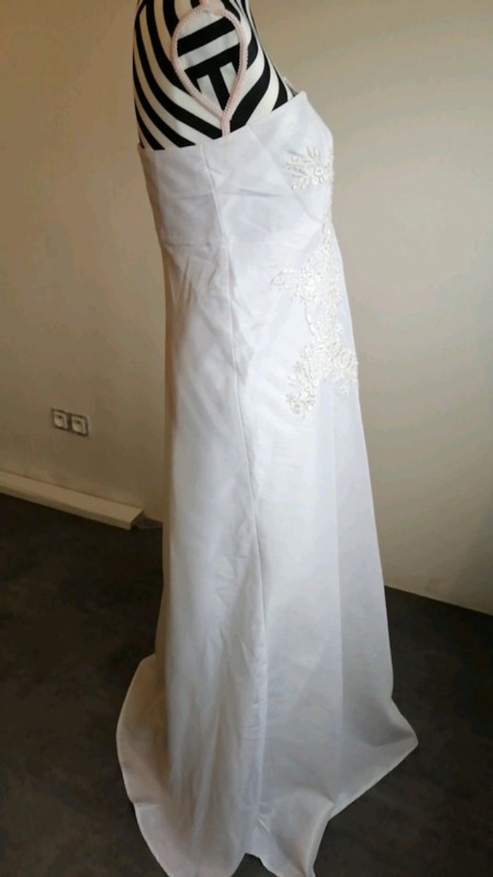 Robe mariage/cocktail/cérémonie blanche et broderie - photo numéro 8