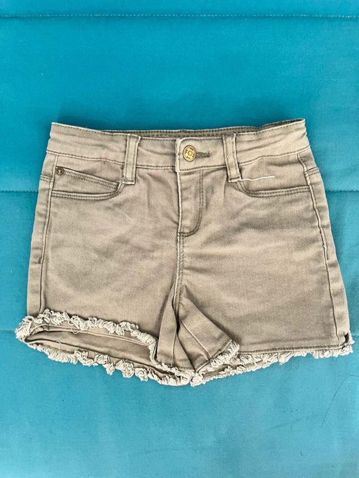 Lot 4 shorts 5 ans - photo numéro 6