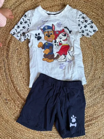 Pyjama 2 pièces pat patrouille 6 ans parfait état