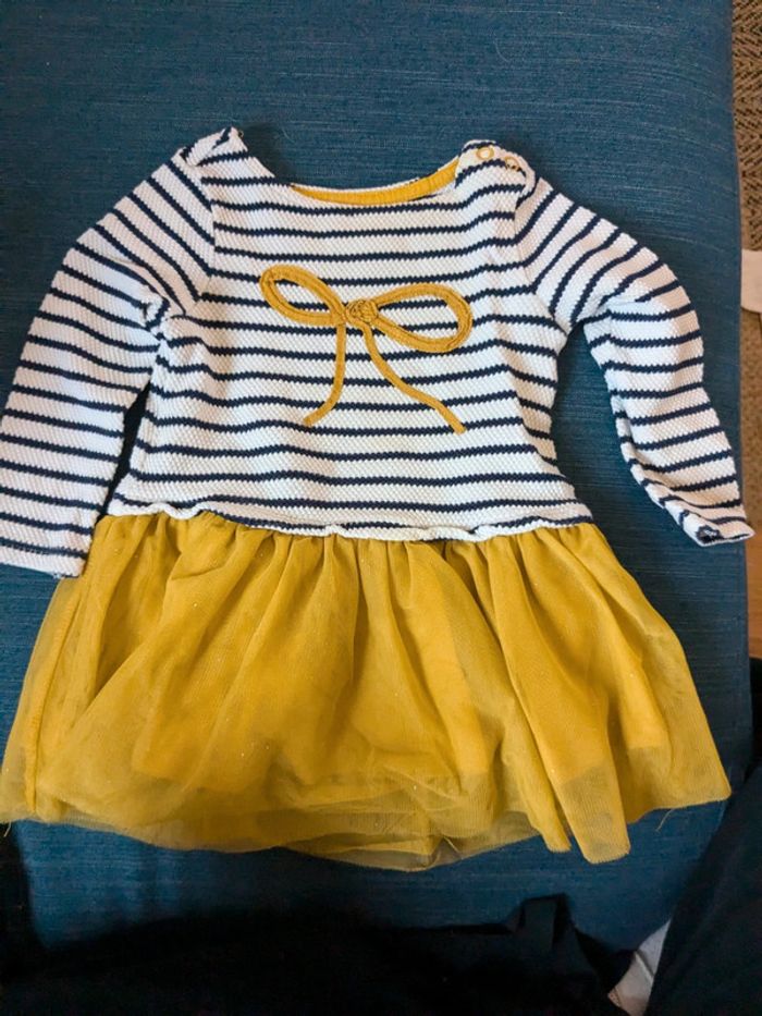 Robe jaune