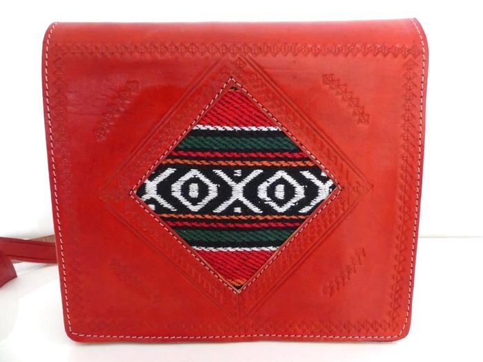 Sac bandoulière NEUF cuir pleine fleur tannage naturel rouge & laine Kilim Besace Ethnique - photo numéro 3