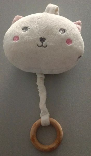 Peluche doudou chat musical