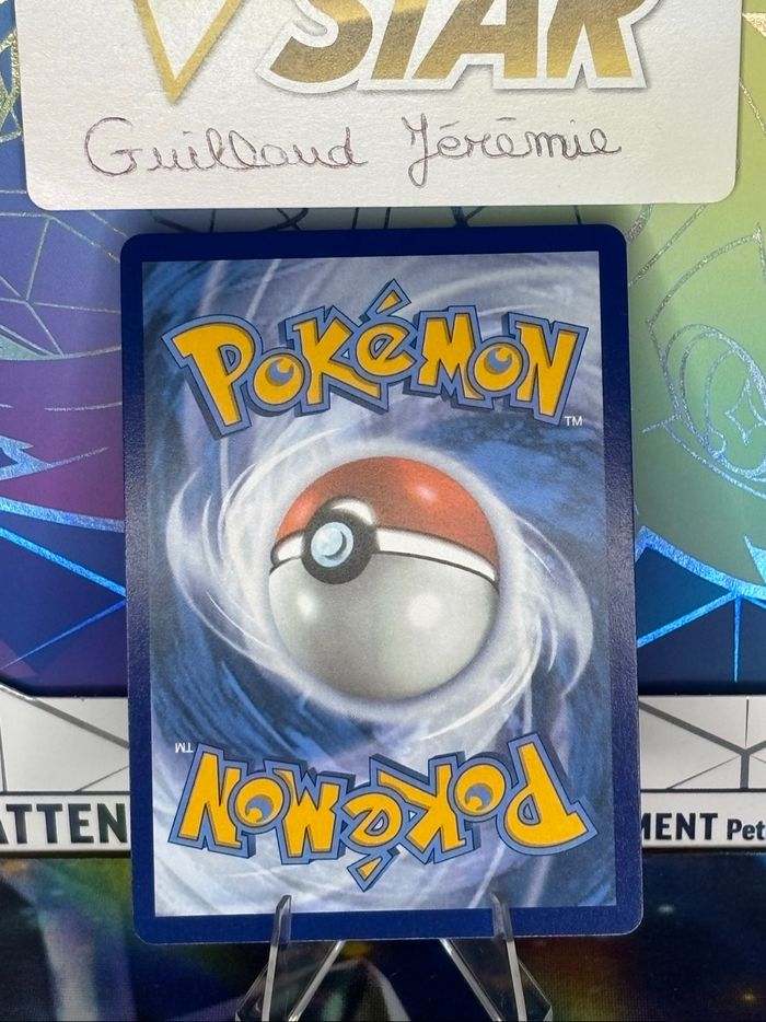 Trompette de verre Pokeball 110/131 ~ Évolution Prismatique - photo numéro 2