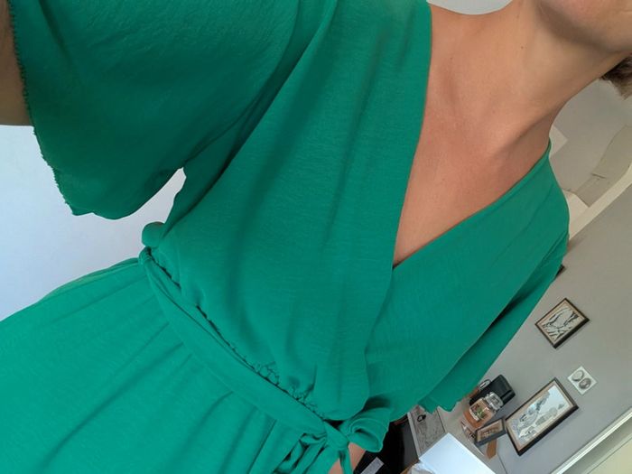 Superbe robe longueur genou - photo numéro 5