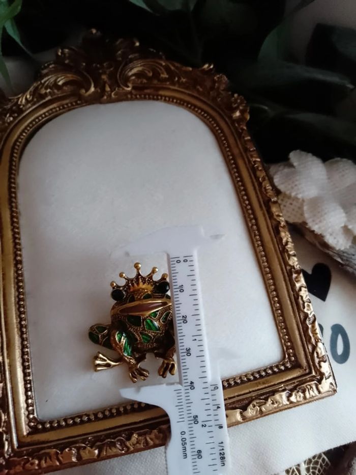 Broche grenouille style  ancien - photo numéro 2