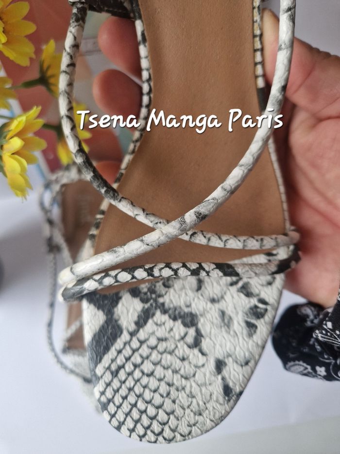 Sandales nu-pieds à talons - photo numéro 3