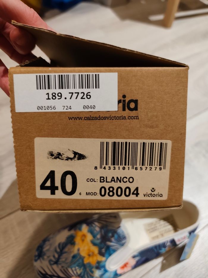 Baskets femme Victoria taille 40 - photo numéro 4