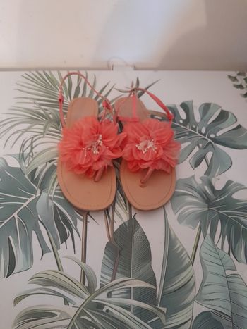 Chaussures d'été fleur taille 38