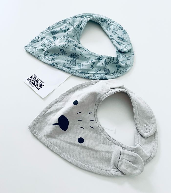2 bavoirs bandana H&M - photo numéro 2