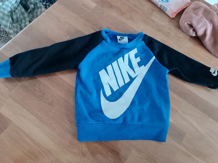 Ensemble jogging Nike 18 mois 86cm - photo numéro 2