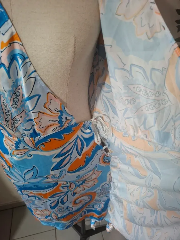 Robe cache-cœur neuf taille 38 - photo numéro 4