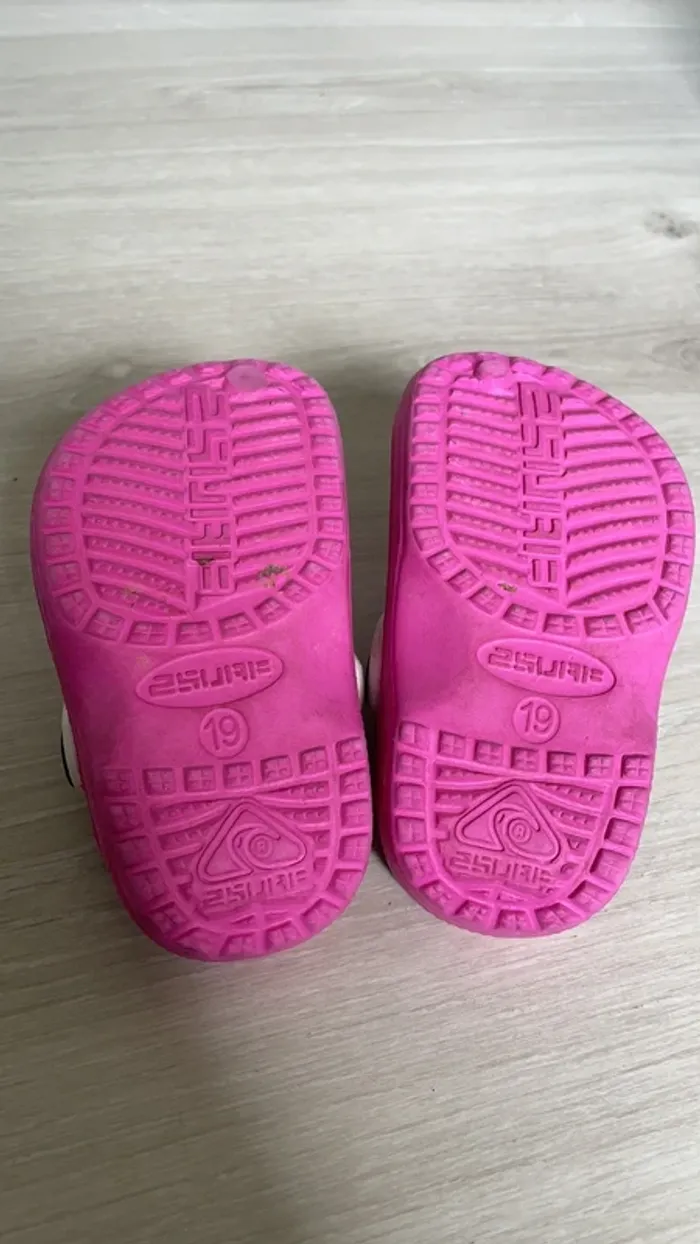 Chaussons type Crocs 19 - photo numéro 2
