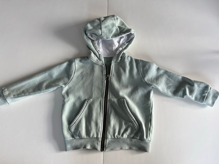 Sweat zippé vert clair à capuche 4 ans