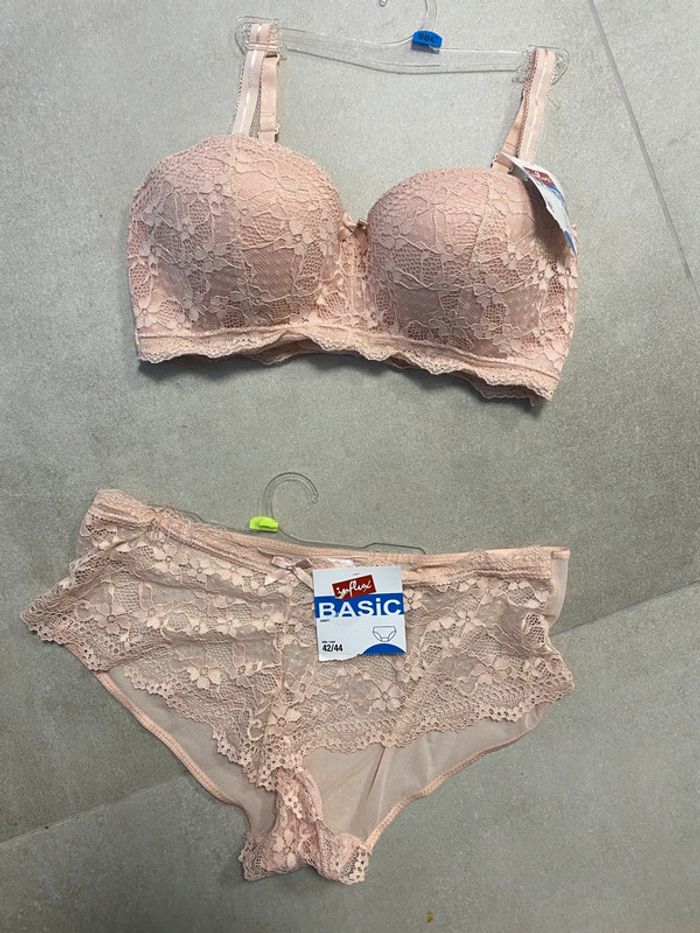 Ensemble lingerie romantique