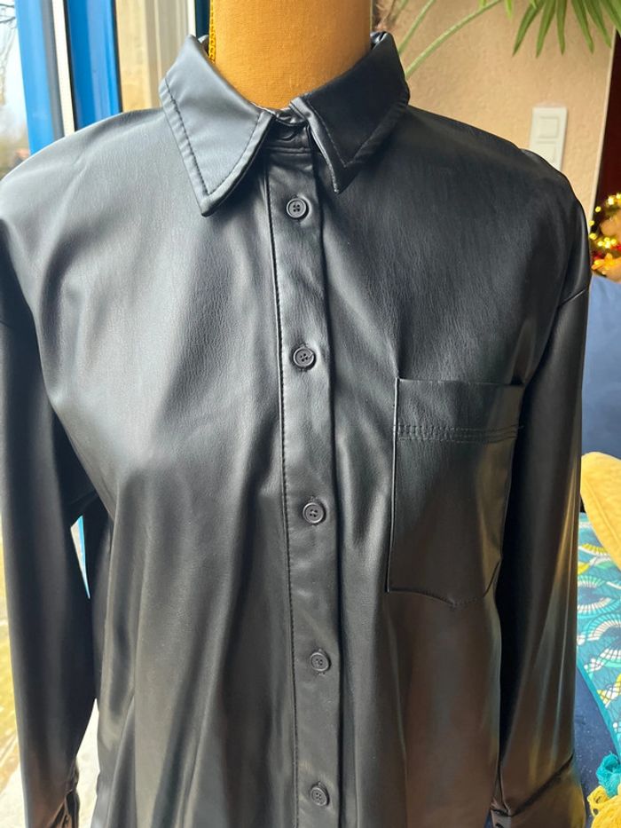 chemise en cuir zara - photo numéro 2