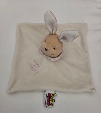 Doudou et compagnie Lapin carré plat blanc- Collerette rose rayé