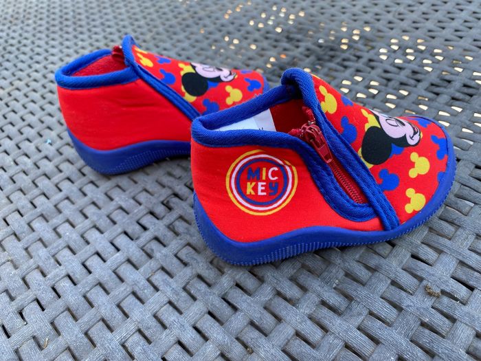 Chaussons  Mickey neufs 19 - photo numéro 5
