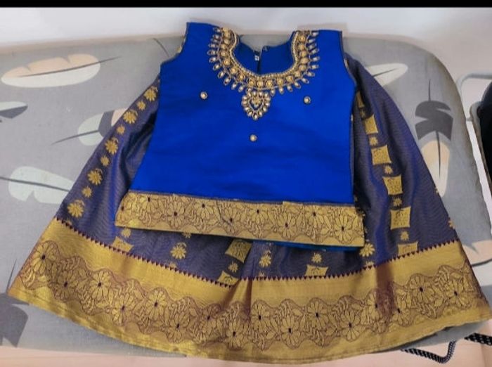 Tenue de cérémonie indienne fille 3-4 ans (taille 20)