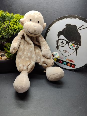 doudou plat singe little jellycat beige marron blanc pois rond jelly2926 Peluche