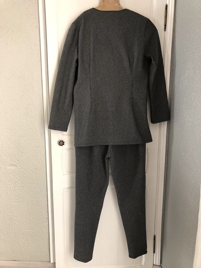 AN10- Ensemble/tailleur veste+pantalon fines rayures mia soana T42-44 peu porté - photo numéro 2