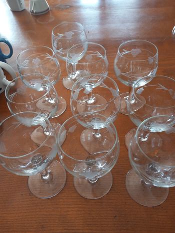 Lot 10 verres à liqueur