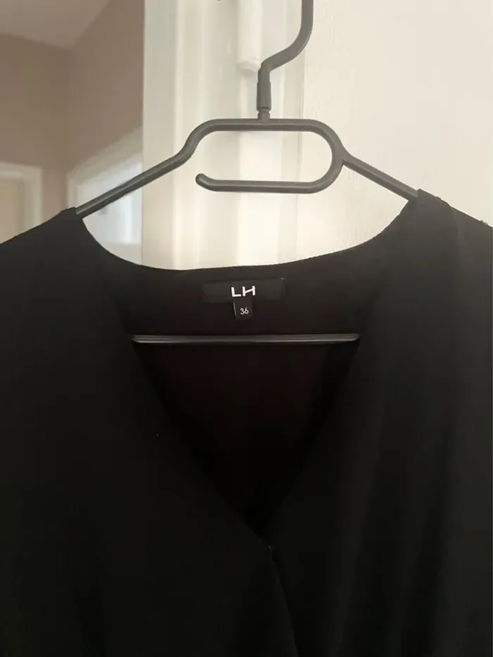 Robe noir tissu plumetis - photo numéro 2