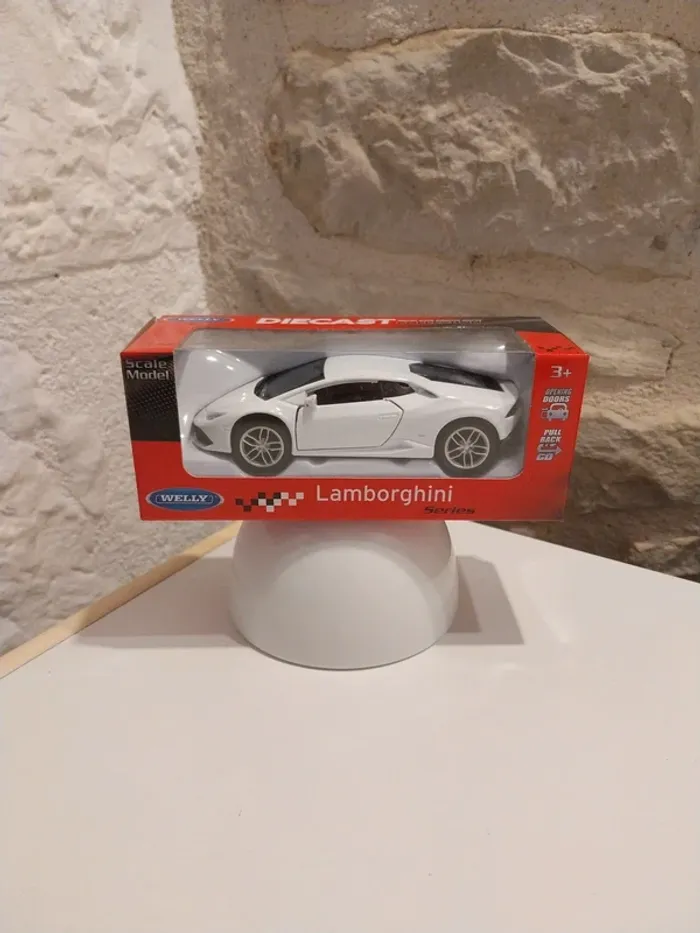 Voiture miniature de collection Lamborghini Huracan
