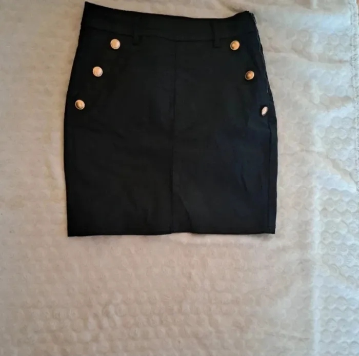 Jupe classique noire – taille 34 – look chic