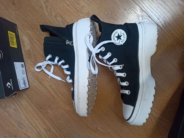 Paire de chaussures Converse - photo numéro 3