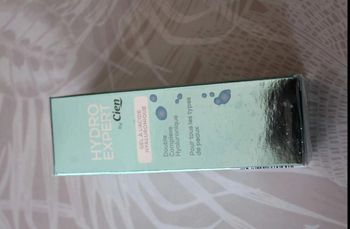 gel  à  l'acide  hyaluronique