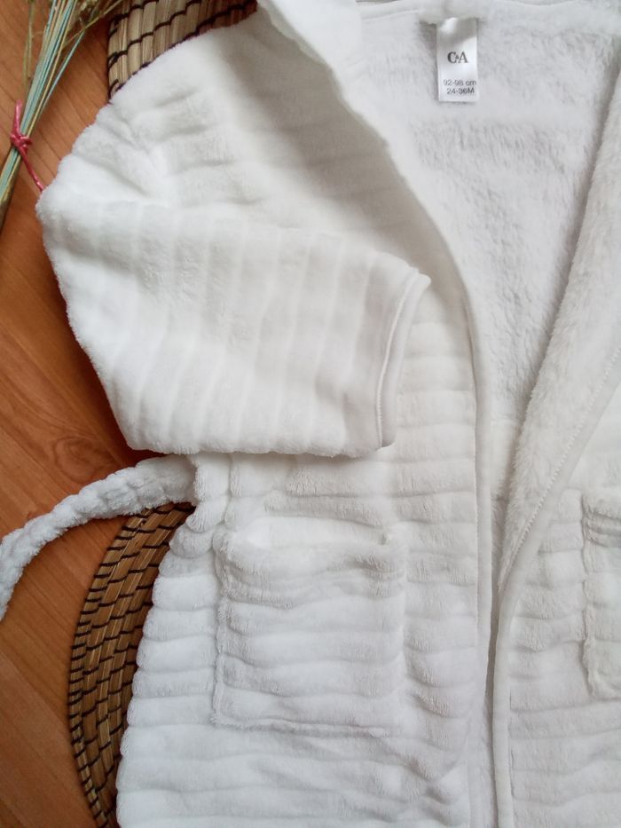Peignoir blanc à capuche C&A taille 24/36 mois - photo numéro 5