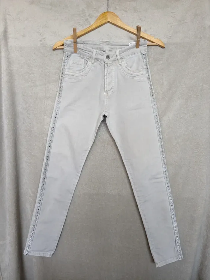 Pantalon slim Melly&Co - blanc cassé/strass