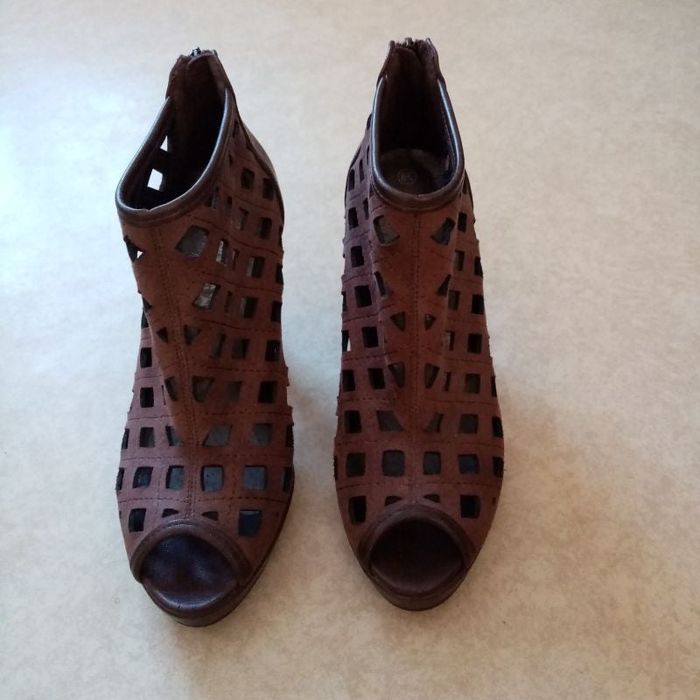 Bottines ajourées femme 🎀