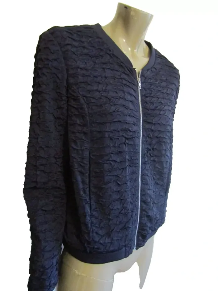 blouson perfecto sweat gilet marque h&m taille indiquée 40 peut aller a un 42 - photo numéro 4