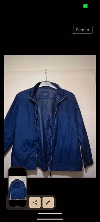 Beau coupe vent CFK bleu. Taille 14 ans.