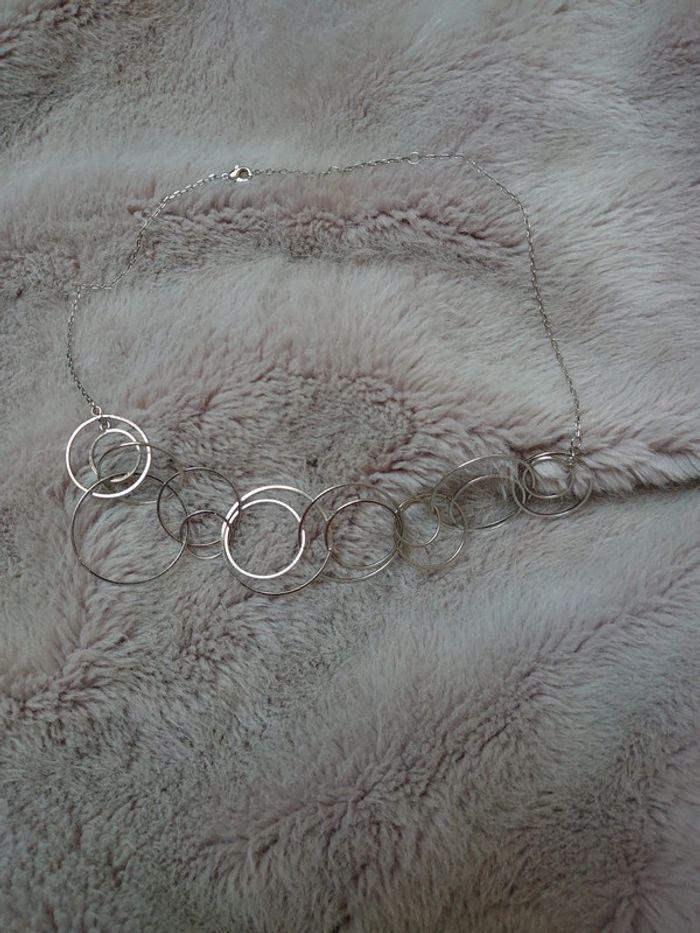 Collier neuf