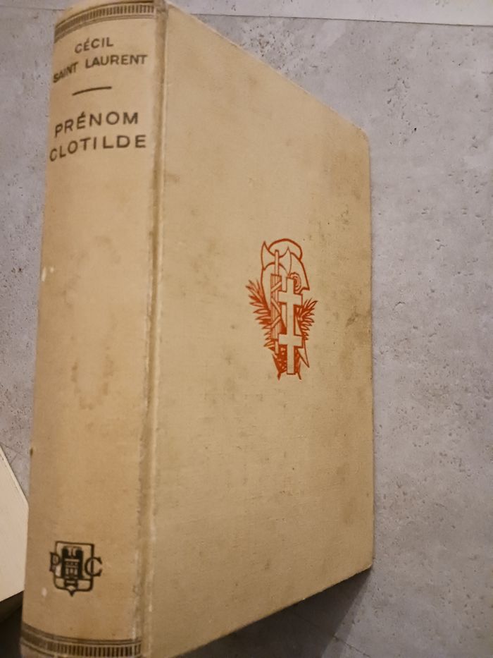 livre ancien prénom Clotilde Cécil Saint Laurent