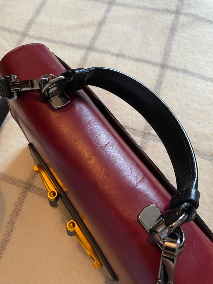 Sac à main Furla en cuir bordeaux et noir – modèle classique avec bandoulière - photo numéro 6