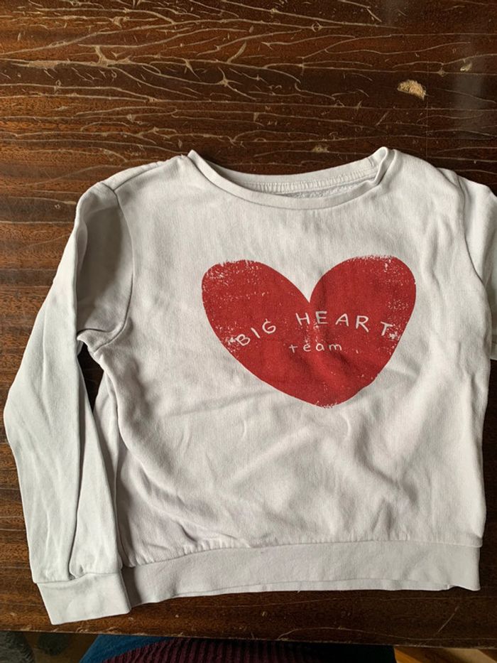 Pull fille dessin coeur