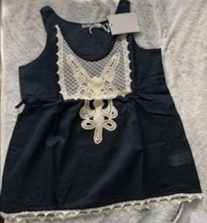 Top sans manches avec plastron dentelle - photo numéro 4