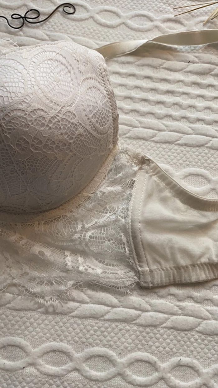 Soutien-gorge blanc - photo numéro 2