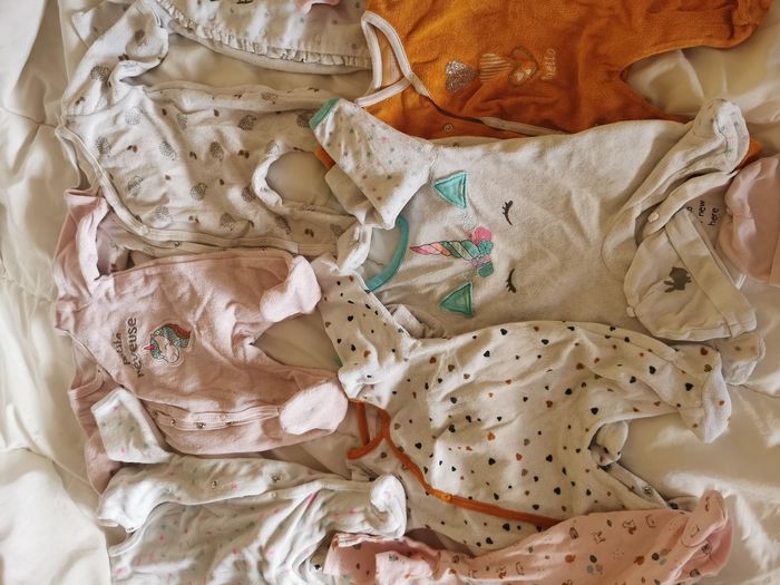 Lot pyjama grenouillère et bodies - photo numéro 5