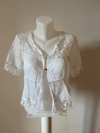 Top en lin blanc en très bon état taille S