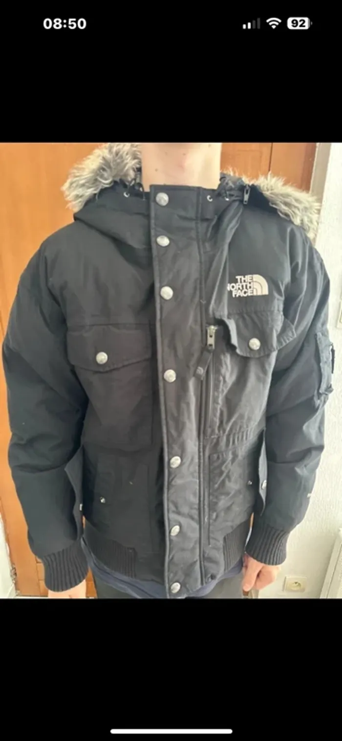 Veste doudoune the north face noir brodé taille XS - photo numéro 2
