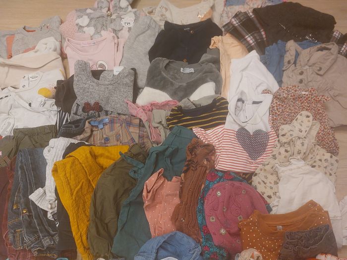 Gros lot vêtements 2 ans fille - photo numéro 3